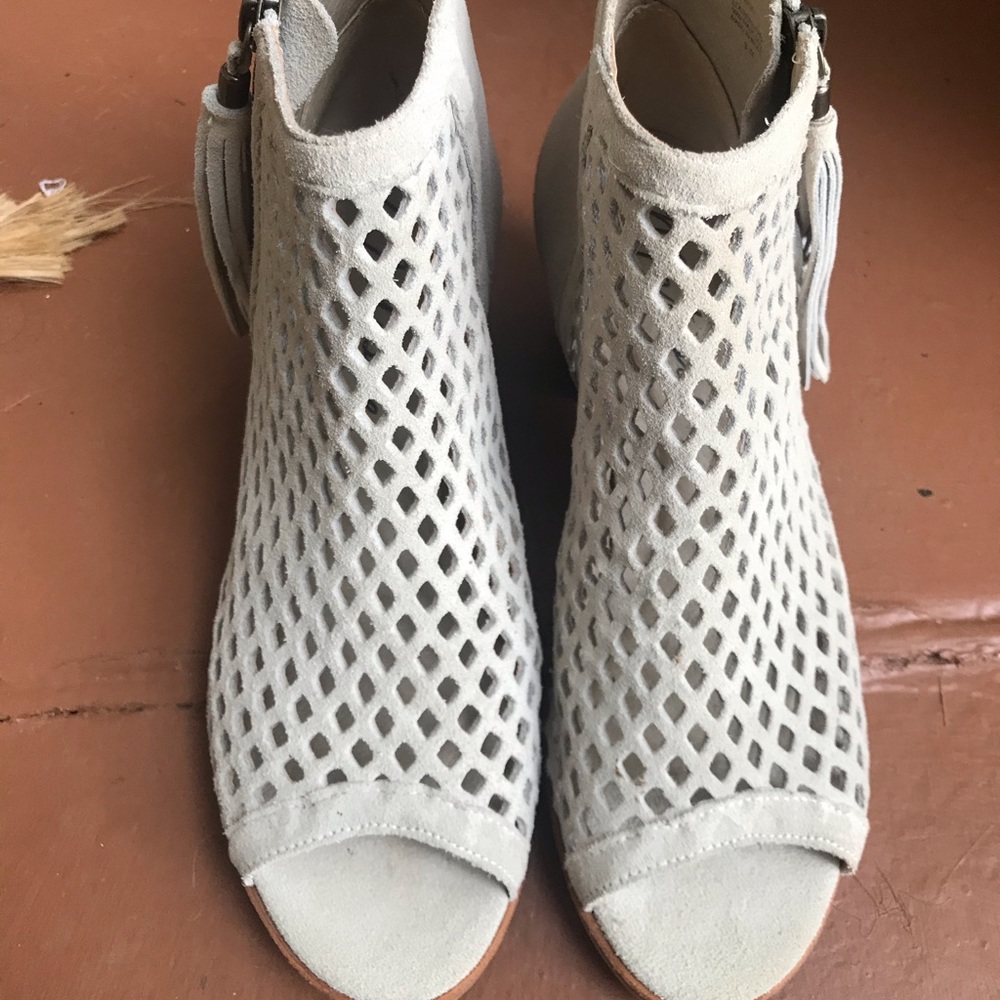 Ladies heels - Picture 2 of 5